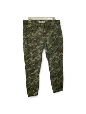 Royalty For Me camouflage straight leg pants. Sz 10